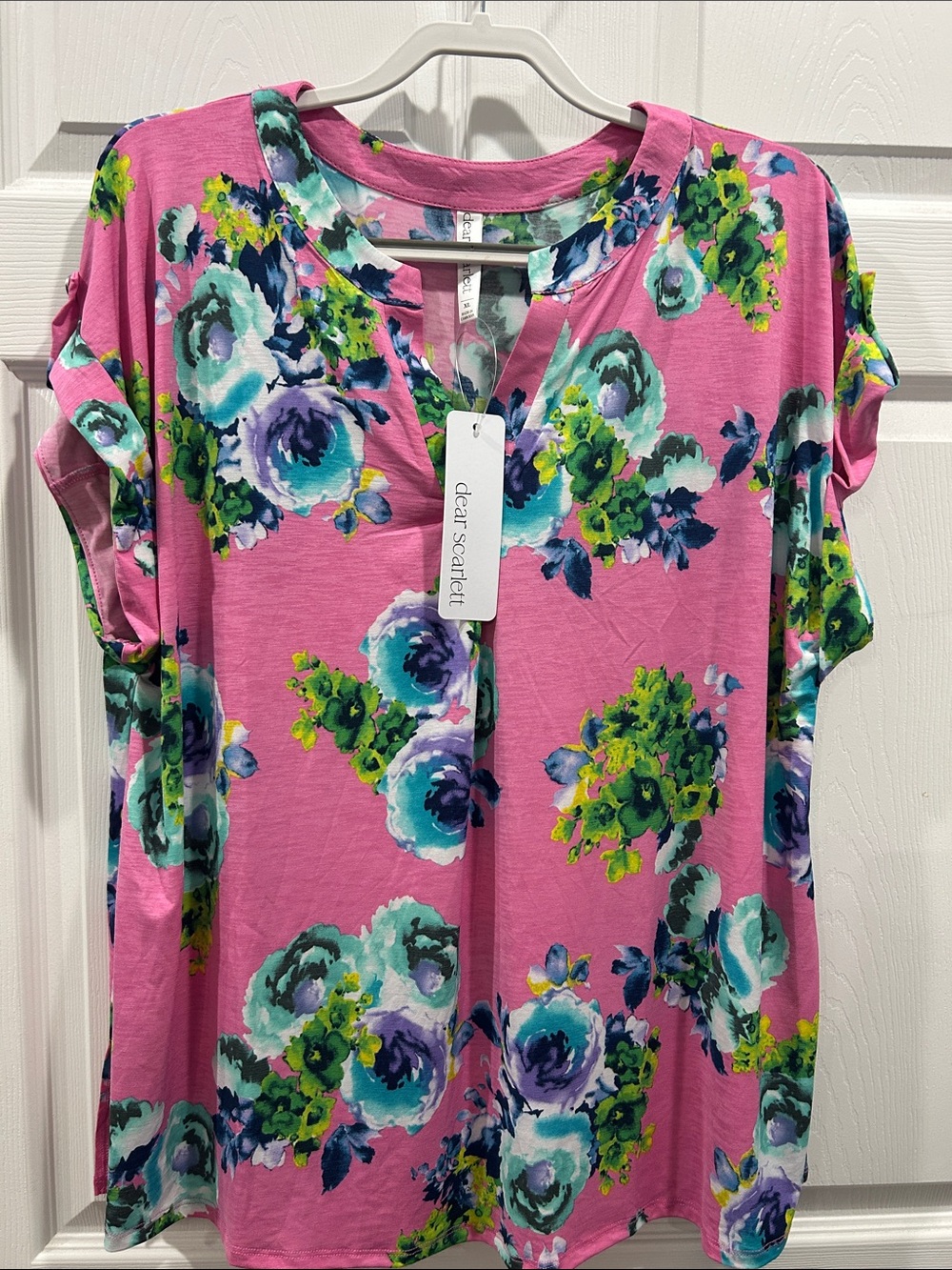 NWT DearScarlett Pink Floral Split-Neck Short Sleeve Tunic